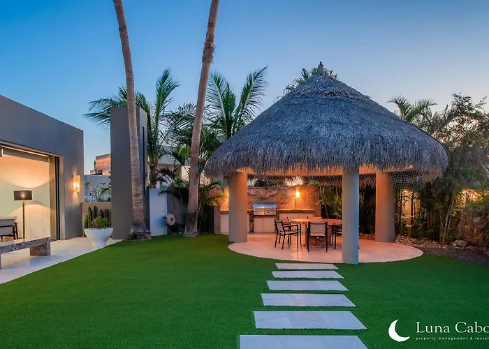 Blue Sea - Heated Pool, Hot Tub & Villa