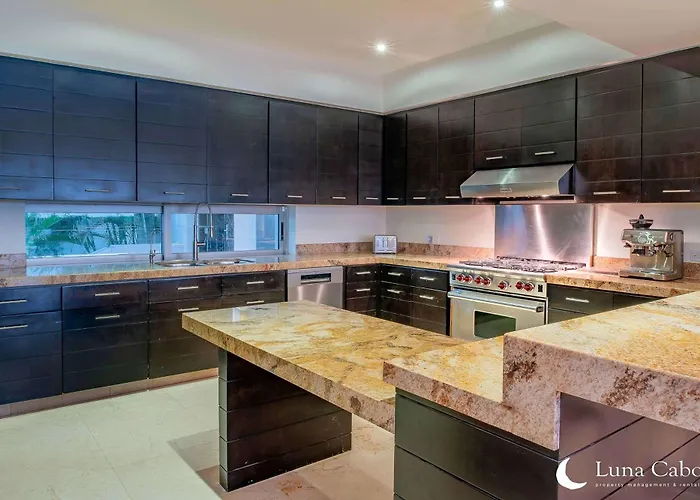 Villa Blue Sea - Heated Pool, Hot Tub &