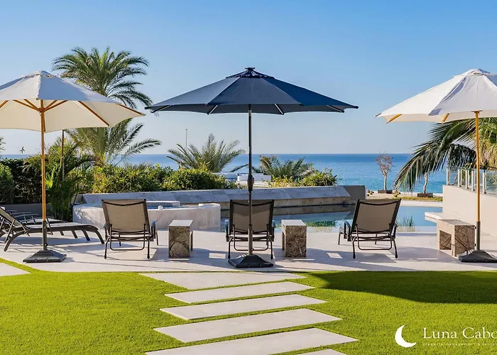 Blue Sea - Heated Pool, Hot Tub & Villa